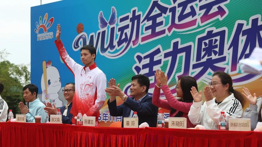 跳水奥运冠军进校园 全民全运正当时 跳水奥运冠军进校园 全民全运正当时